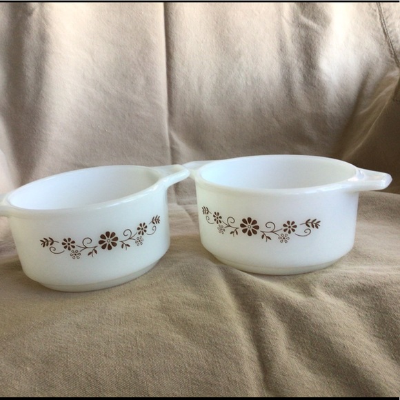 Vintage Pyr-o-rey dynaware Small white casseroles - Picture 2 of 3